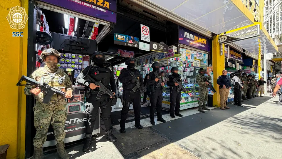 La Friki Plaza es intervenida en operativo y aseguran mercancía por más de 1.2 millones de pesos