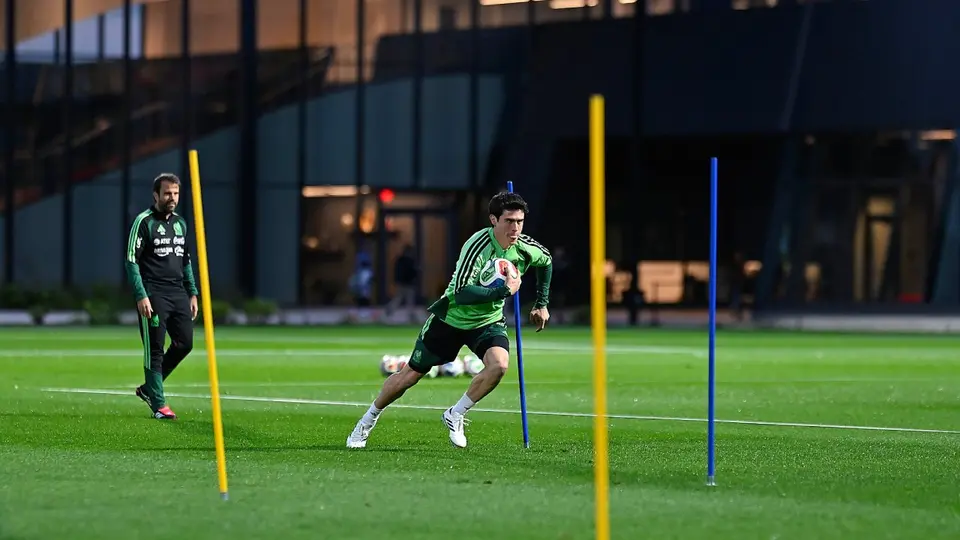 Diego Campillo en entrenamiento con la Selección Mexicana | IMAGO 7
