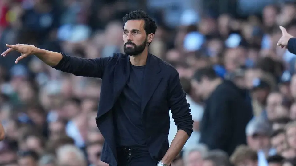 Álvaro Arbeloa es acusado de mala conducta por la FA tras insinuar favoritismo arbitral hacia el Manchester United