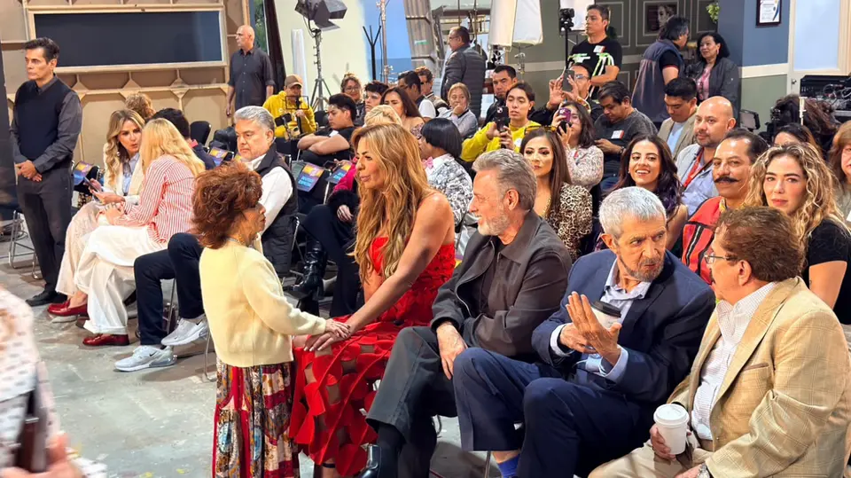 El elenco de "Más vale sola" se reunió en el Foro 8 de Televisa San Ángel. / Georgina Sánchez