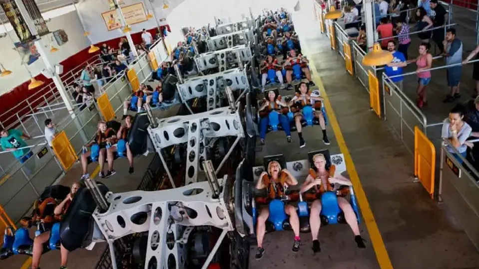 Una de las montañas rusas más reconocidas de Six Flags Magic Mountain llegó al final de su historia / Especial