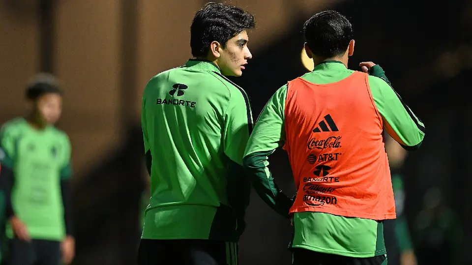 Gilberto Mora en entrenamiento con México | IMAGO7