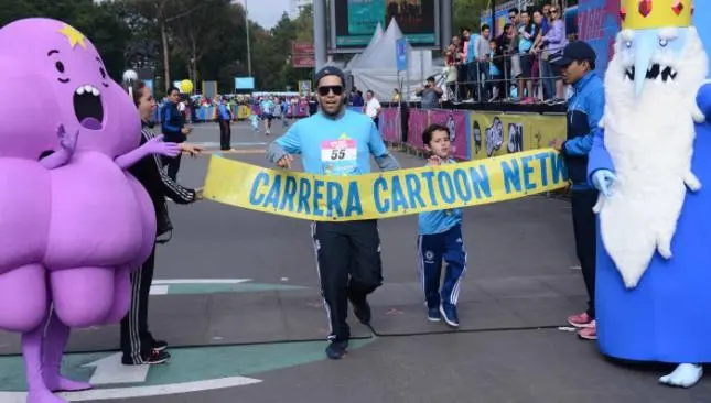 16 mil personas participan en Carrera Cartoon Network