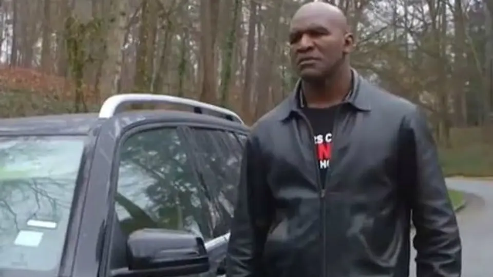 Holyfield realiza campaña contra la ira de los automovilistas