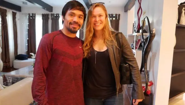 Rousey visita a Pacquiao previo a la 'Pelea del Siglo'