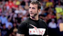 CM Punk firma contrato con UFC