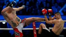 Ex jugador de la NBA debuta con derrota en kickboxing