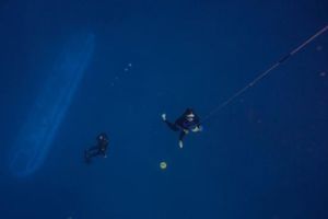 Elite del deporte extremo experimenta en el buceo