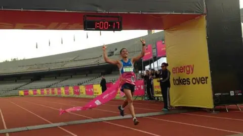 Miles de personas acuden a carrera Split 16K de Adidas