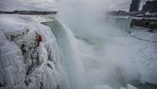 Will Gadd, primer persona en escalar las cataratas del Niágara