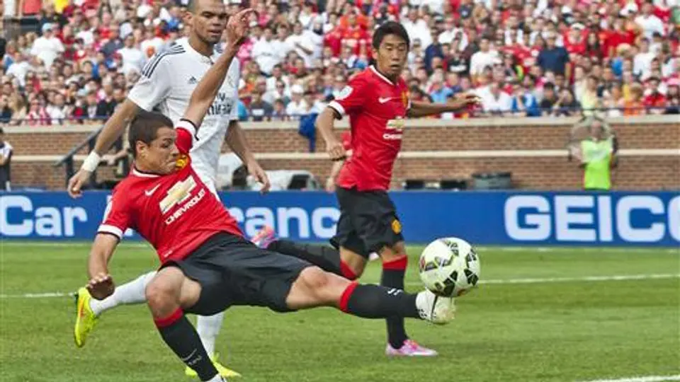 Van Gaal critica juego del Chicharito