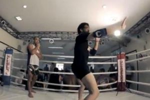 José Aldo entrena con imitador de McGregor