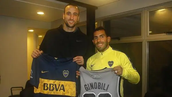 Manu Ginóbili visita a los jugadores de Boca Juniors