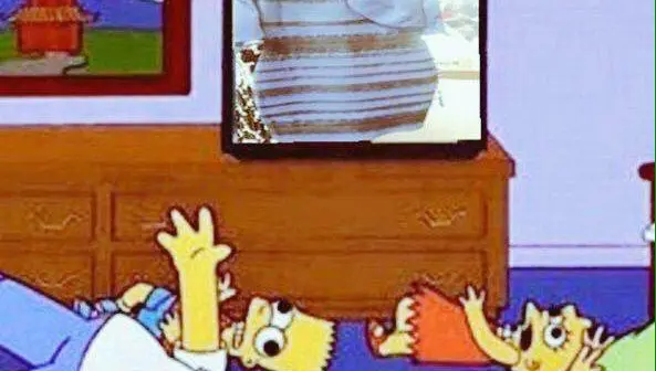 Reacciones en redes sociales sobre el color del vestido