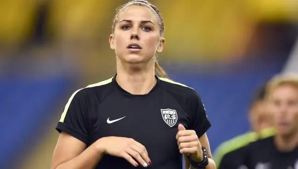 Alex Morgan se queja de chinches en su hotel