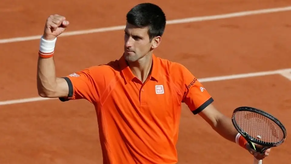 Djokovic sufre para avanzar a Final de Roland Garros