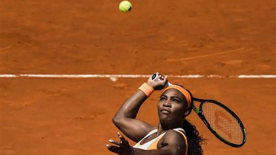 Serena y Sharapova avanzan a 'Semis' del Abierto de Madrid