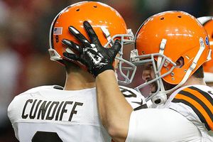 Cleveland saca triunfo de último minuto