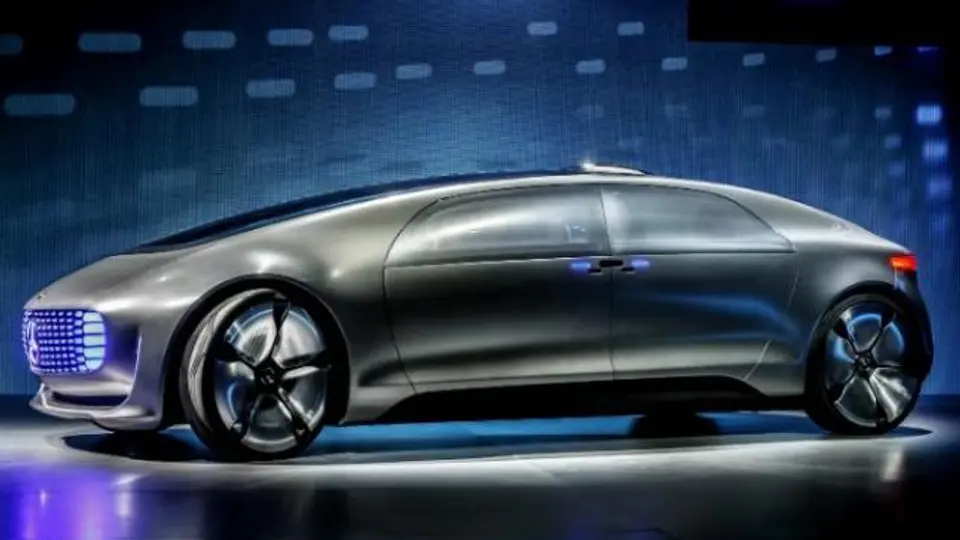 Mercedes-Benz ya presentó su primer coche autónomo