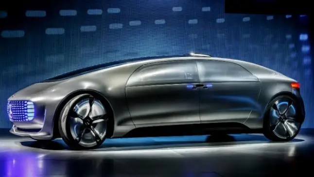 Mercedes-Benz ya presentó su primer coche autónomo
