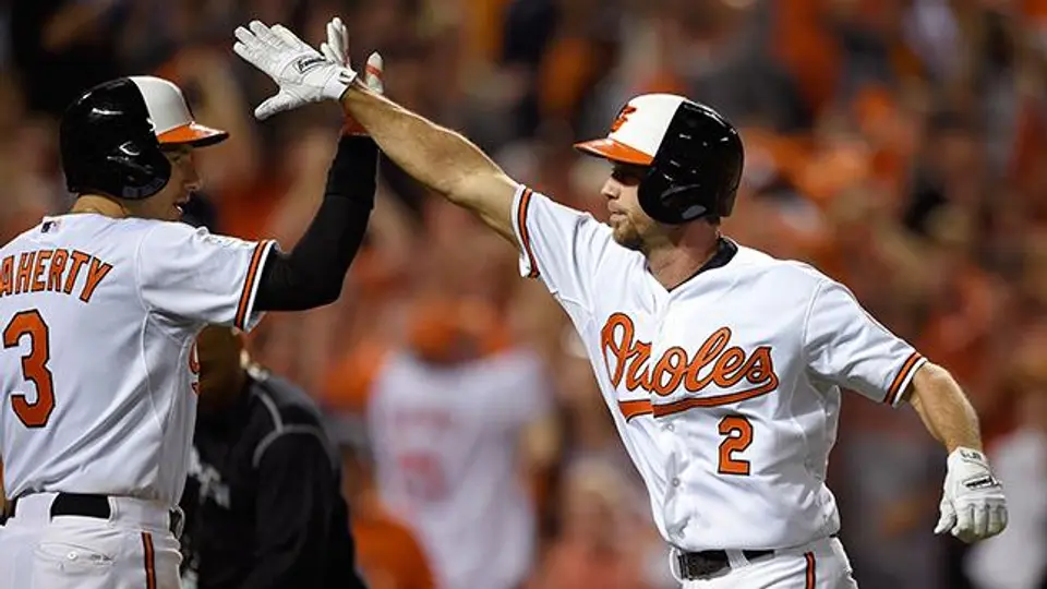Orioles arrolla a Detroit en el primero de la Divisional