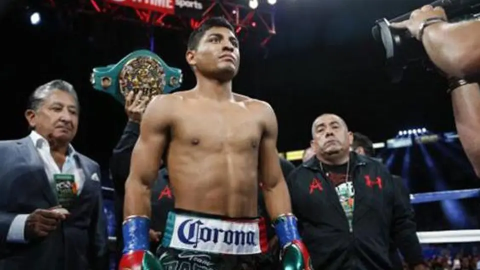 Abner Mares podría enfrentar a Jhonny y Santa Cruz en 2015