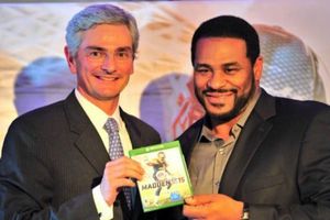 Jerome Bettis presenta Madden 15 en México