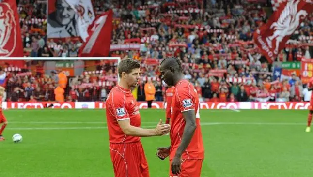 Balotelli despide a Steven Gerrard con emotiva carta