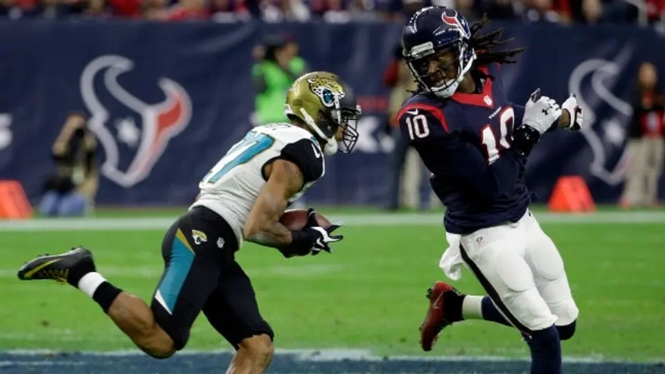 Texanos triunfa pero queda fuera de los Playoffs