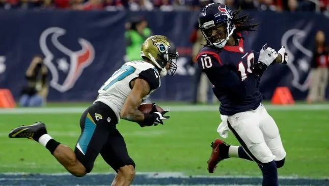 Texanos triunfa pero queda fuera de los Playoffs