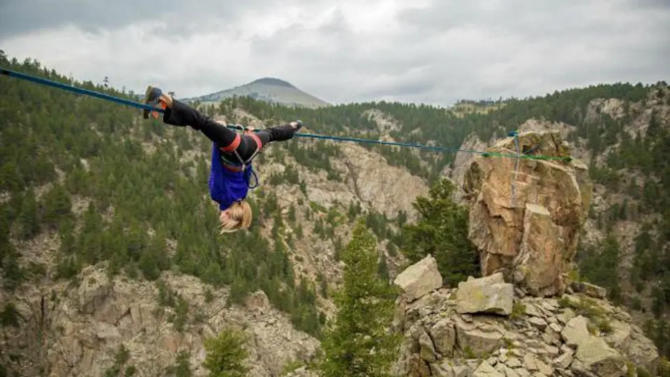 Conoce el Highlining, una disciplina de altura