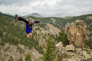 Conoce el Highlining, una disciplina de altura