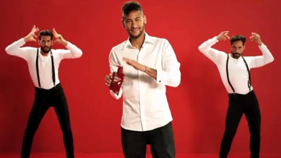 Neymar anuncia productos de belleza en Japón
