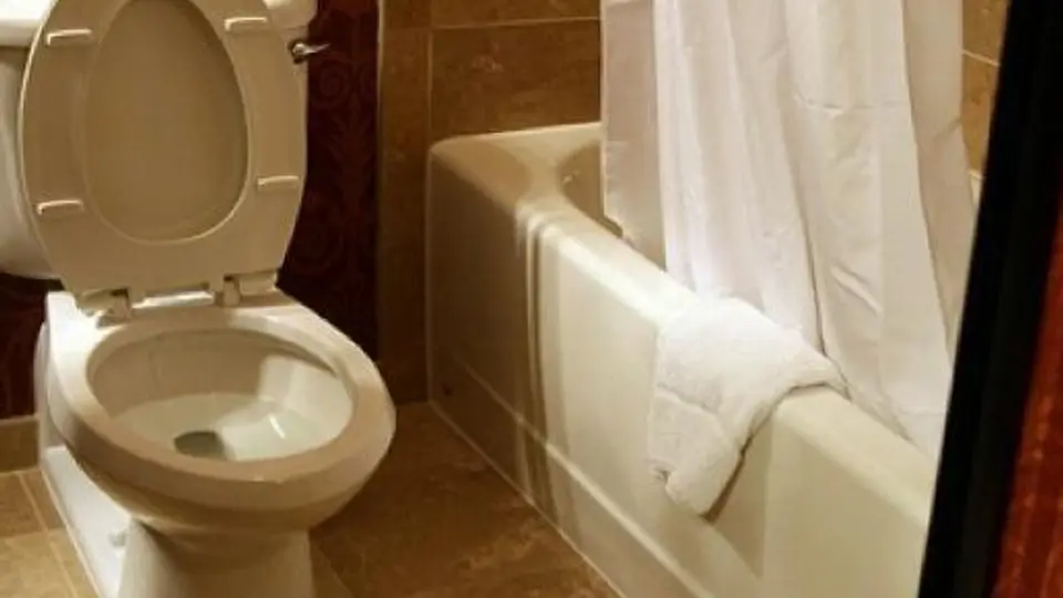 Más de un millón de estadounidenses no cuentan con baño en su hogar