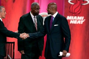 Mourning y Stern, nuevos miembros del Salón de la Fama de la NBA