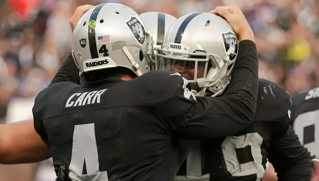 Raiders hace la maldad' y elimina a los Bills