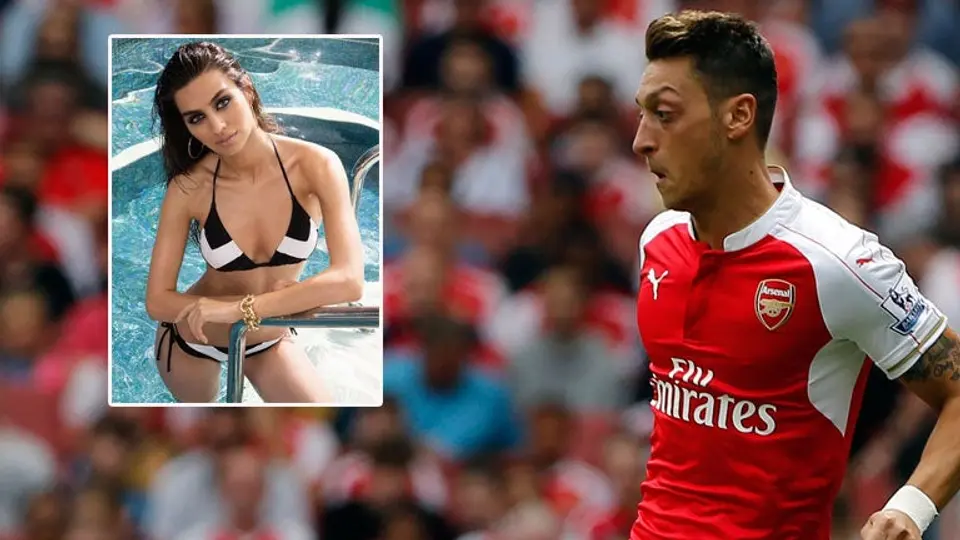 Özil, ¿de romance con Miss Turquía 2014?