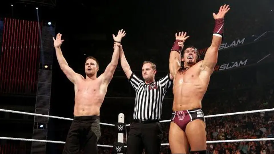 Neville y Amell sorprenden a King Barret y Stardust