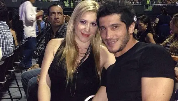 Damián Álvarez presume habilidades futbolísticas de su esposa