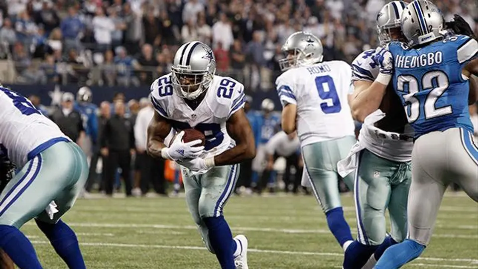 Dallas logra sufrido pase a Ronda Divisional
