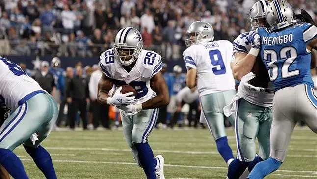 Dallas logra sufrido pase a Ronda Divisional