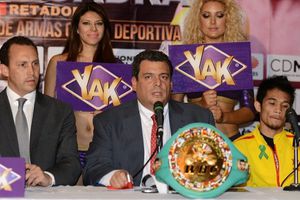 Sulaimán ve otras disciplinas como una amenaza para el boxeo