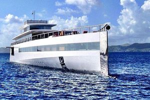 Venus', el barco de Steve Jobs navega tras su muerte