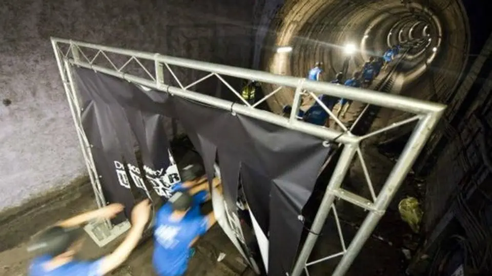 Runners corren bajo tierra en España