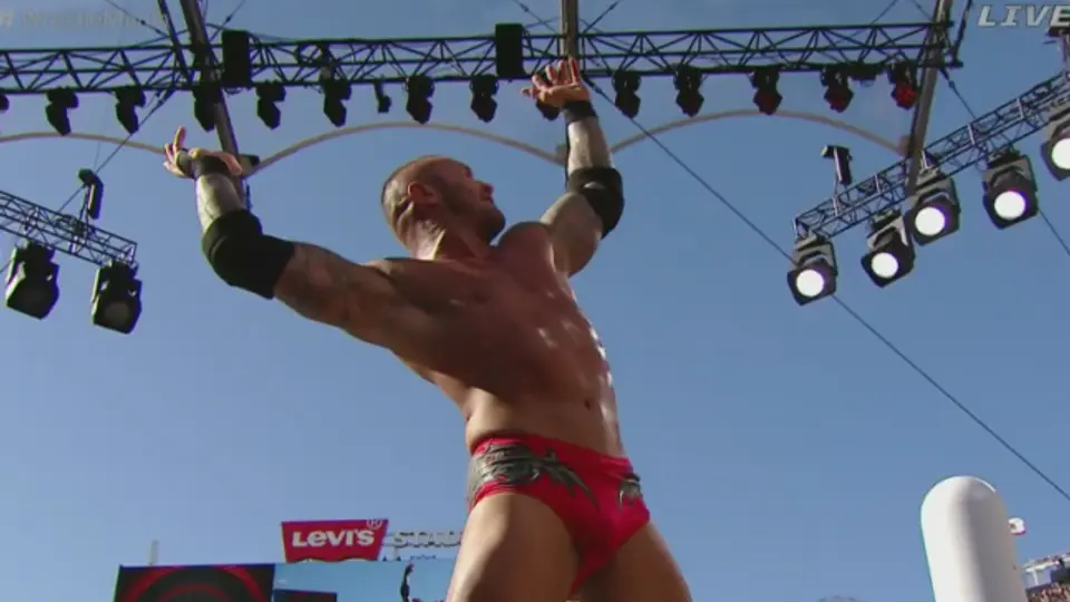 Orton derrota a Rollins con un concierto de RKO's