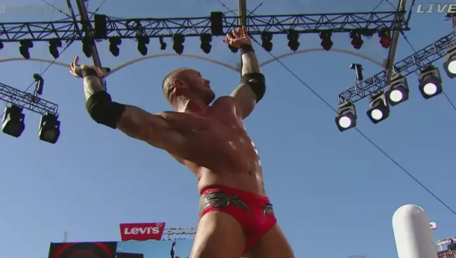 Orton derrota a Rollins con un concierto de RKO's