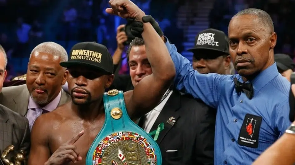 Ángel Reyna compara a Mayweather con un técnico defensivo