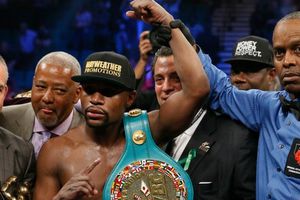 Ángel Reyna compara a Mayweather con un técnico defensivo