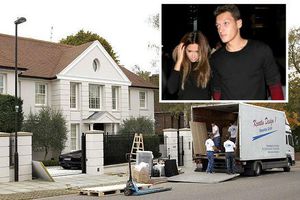 Novia de Özil se habría mudado tras escándalo sexual