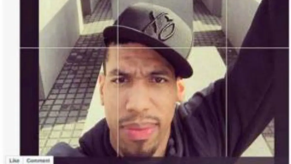 Danny Green causa indignación por 'selfie' en Memorial del Holocausto